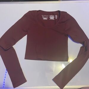 Barely worn,Long sleeve crop top.